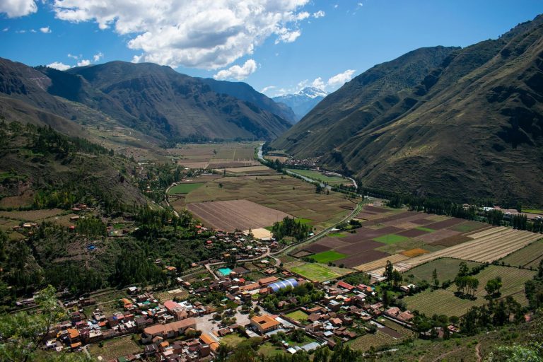 Sacred Valley, Short Inca Trail & Rainbow Mt Trek Package 4 Days