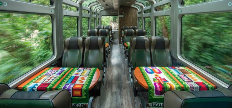 Tour to Machu Picchu With Vistadome Train 2D/1N
